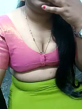 Snapshot of Honey-bujji chatting on 03-13-25, 08:11 Honey-bujji online show from 03-13-25, 08:11