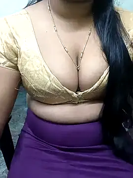 Snapshot of Honey-bujji chatting on 02-20-25, 04:58 Honey-bujji online show from 02-20-25, 04:58