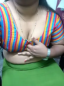 Snapshot of Honey-bujji chatting on 02-11-25, 10:07 Honey-bujji online show from 02-11-25, 10:07