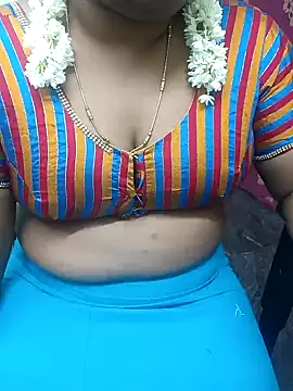 Snapshot of Honey-bujji chatting on 12-31-24, 08:26 Honey-bujji online show from 12-31-24, 08:26