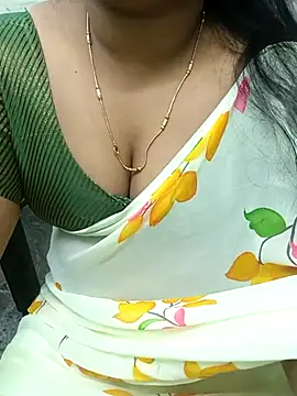 Snapshot of Honey-bujji chatting on 02-24-25, 03:31 Honey-bujji online show from 02-24-25, 03:31