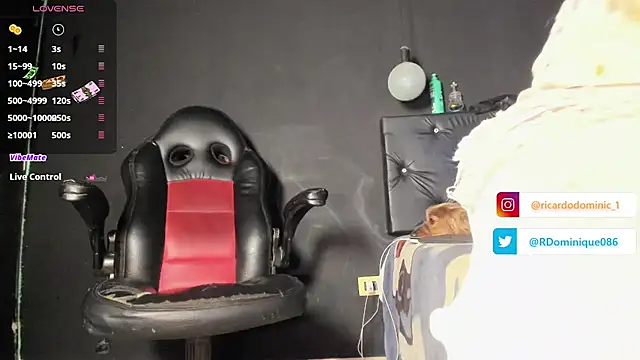 Snapshot of FuckHardlove chatting on 06-11-26, 03:14 FuckHardlove online show from 06-11-26, 03:14