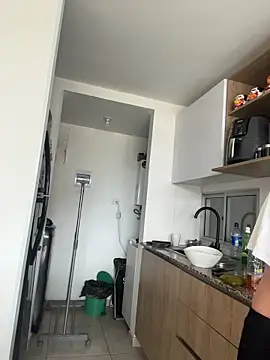 Ameellie online show from 10-31-25, 04:36