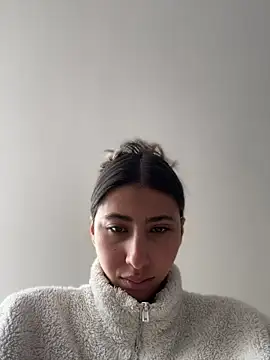 Ameellie online show from 05-17-26, 03:56