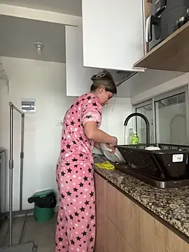 Ameellie online show from 10-10-25, 03:24