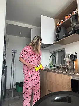 Ameellie online show from 10-11-25, 04:19