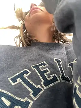 Snapshot of Ameellie chatting on 02-11-26, 03:23 Ameellie online show from 02-11-26, 03:23