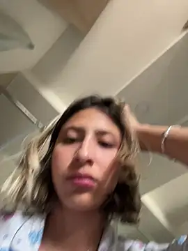 Ameellie online show from 11-22-25, 04:06