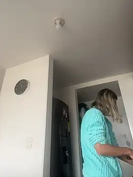 Snapshot of Ameellie chatting on 01-16-26, 04:44 Ameellie online show from 01-16-26, 04:44