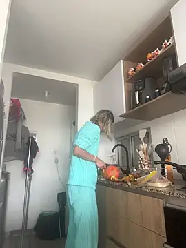 Ameellie online show from 11-28-25, 02:17