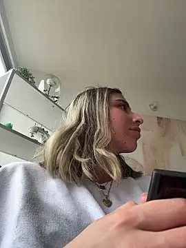 Ameellie online show from 04-05-26, 04:24