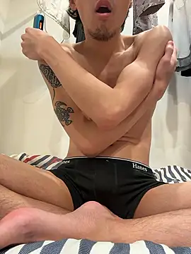 Snapshot of Shohei_erokukan chatting on 02-15-26, 01:43 Shohei erokukan online show from 02-15-26, 01:43