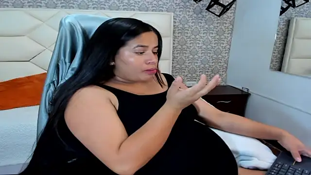 BiancaFlower online show from 12-18-24, 07:41