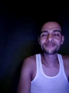 Snapshot of motanjer chatting on 10-14-25, 10:31 motanjer online show from 10-14-25, 10:31