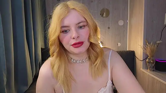 Snapshot of Day-off chatting on 05-11-26, 03:30 Day-off online show from 05-11-26, 03:30