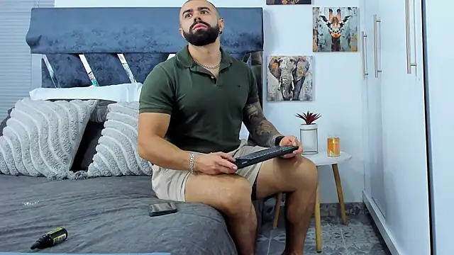 Snapshot of Zack_Froone chatting on 04-13-26, 04:11 Zack Froone online show from 04-13-26, 04:11