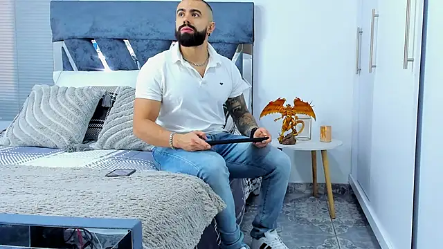 Snapshot of Zack_Froone chatting on 02-14-26, 02:39 Zack Froone online show from 02-14-26, 02:39