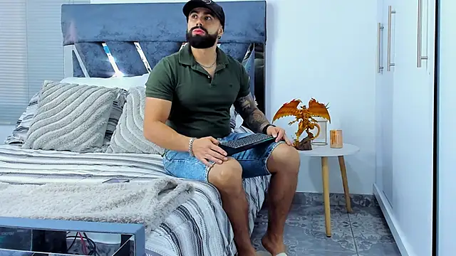 Snapshot of Zack_Froone chatting on 02-11-26, 12:38 Zack Froone online show from 02-11-26, 12:38