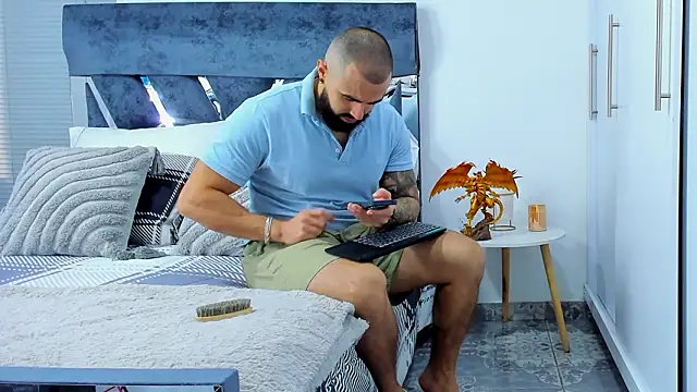 Snapshot of Zack_Froone chatting on 02-21-26, 03:36 Zack Froone online show from 02-21-26, 03:36