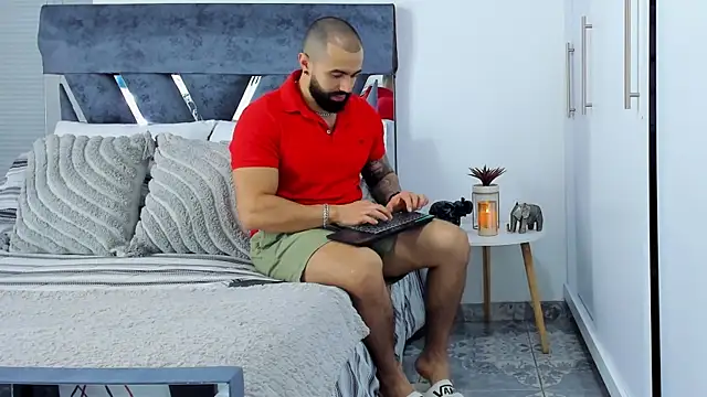 Zack Froone online show from 11-25-25, 01:33