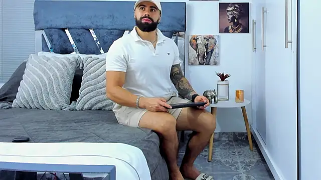 Snapshot of Zack_Froone chatting on 03-11-26, 01:16 Zack Froone online show from 03-11-26, 01:16