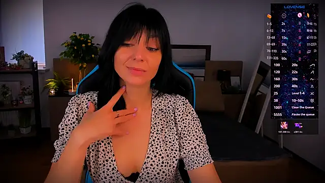  Kelly   online show from 10-22-25, 06:02