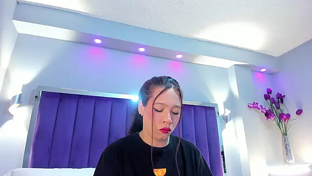 SaraRiley online show from 10-27-25, 10:54