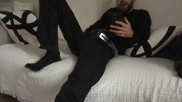 Snapshot of athenphysics chatting on 11-18-25, 12:41 athenphysics online show from 11-18-25, 12:41