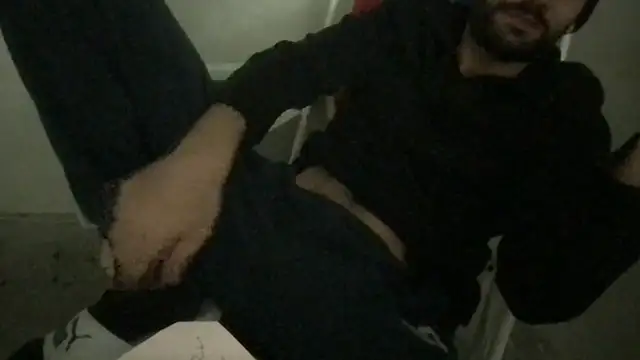 Snapshot of athenphysics chatting on 11-25-25, 08:53 athenphysics online show from 11-25-25, 08:53