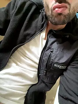 Snapshot of athenphysics chatting on 01-13-26, 02:32 athenphysics online show from 01-13-26, 02:32