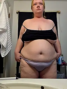 Snapshot of virgieblanca chatting on 11-17-25, 04:05 virgieblanca online show from 11-17-25, 04:05