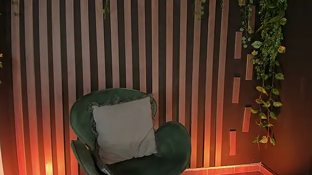 Kleeopatra  online show from 02-08-25, 09:46