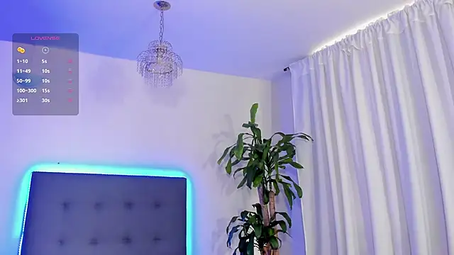 Snapshot of Coco_Kiss chatting on 03-19-25, 04:24 Coco Kiss online show from 03-19-25, 04:24
