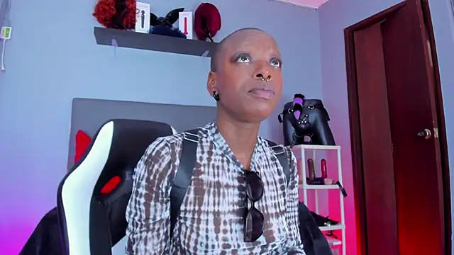 Coco Kiss online show from 11-24-25, 07:03