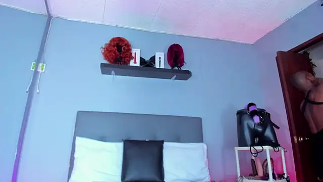 Snapshot of Coco_Kiss chatting on 10-18-25, 03:03 Coco Kiss online show from 10-18-25, 03:03
