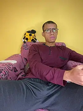 MoiseXxx 777 online show from 03-18-25, 09:56