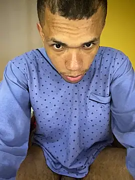 MoiseXxx 777 online show from 10-05-25, 01:07
