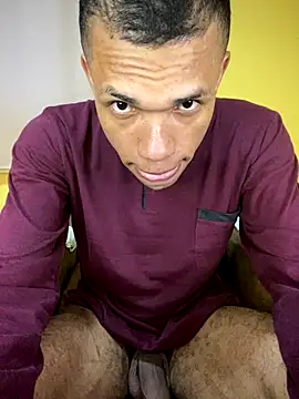MoiseXxx 777 online show from 10-02-25, 06:39