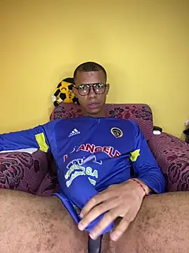 MoiseXxx 777 online show from 03-02-25, 10:37