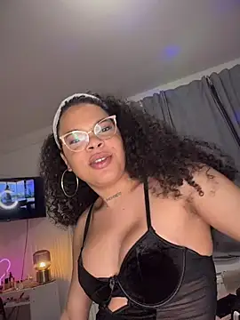 Snapshot of naomikandra chatting on 12-03-25, 08:19 naomikandra online show from 12-03-25, 08:19