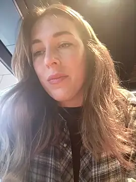 Snapshot of MommmyYummy chatting on 03-20-25, 12:22 MommmyYummy online show from 03-20-25, 12:22