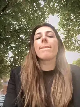 Snapshot of MommmyYummy chatting on 09-28-25, 01:40 MommmyYummy online show from 09-28-25, 01:40