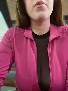 Snapshot of MommmyYummy chatting on 02-27-26, 09:53 MommmyYummy online show from 02-27-26, 09:53