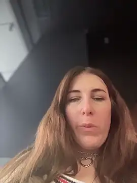 Snapshot of MommmyYummy chatting on 02-06-26, 01:40 MommmyYummy online show from 02-06-26, 01:40