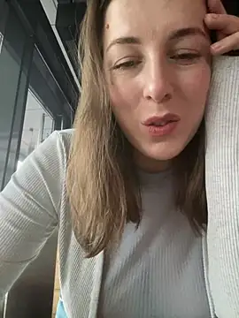 Snapshot of MommmyYummy chatting on 12-10-24, 09:01 MommmyYummy online show from 12-10-24, 09:01