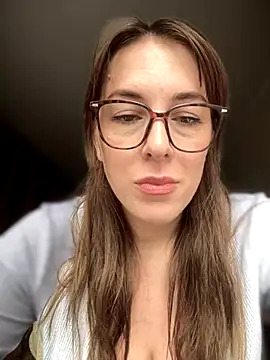 Snapshot of MommmyYummy chatting on 09-18-25, 09:45 MommmyYummy online show from 09-18-25, 09:45