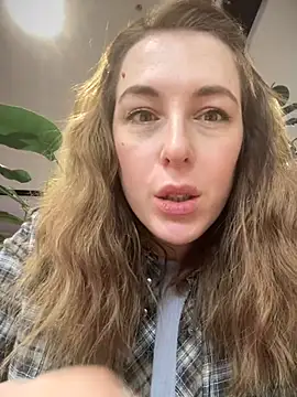 Snapshot of MommmyYummy chatting on 02-23-25, 03:18 MommmyYummy online show from 02-23-25, 03:18