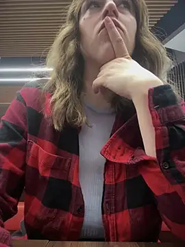 Snapshot of MommmyYummy chatting on 01-28-25, 01:16 MommmyYummy online show from 01-28-25, 01:16