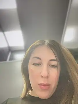 Snapshot of MommmyYummy chatting on 03-20-25, 03:25 MommmyYummy online show from 03-20-25, 03:25