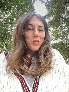 Snapshot of MommmyYummy chatting on 09-29-25, 12:22 MommmyYummy online show from 09-29-25, 12:22